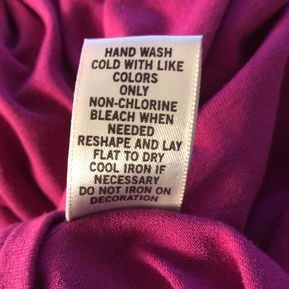 Gorgeous Hot Pink Cache top - Picture 8 of 8